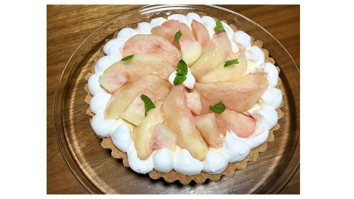 桃とミルクプリンのタルト
